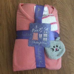 Adorable 3 piece pajama set!